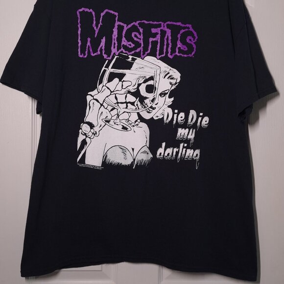 Misfits: Die Die My Darling USED Shirt (XL, Y2K, 2004, Punk, Glenn Danzig) - Picture 7 of 8